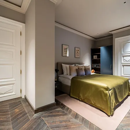 Botaniq Castle Of 5*