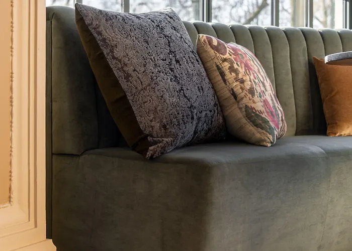 Отель Botaniq Castle Of Tura